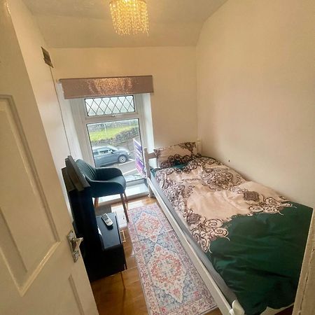 Ferienwohnung Single Bed In A Peaceful House In Morriston Exterior foto