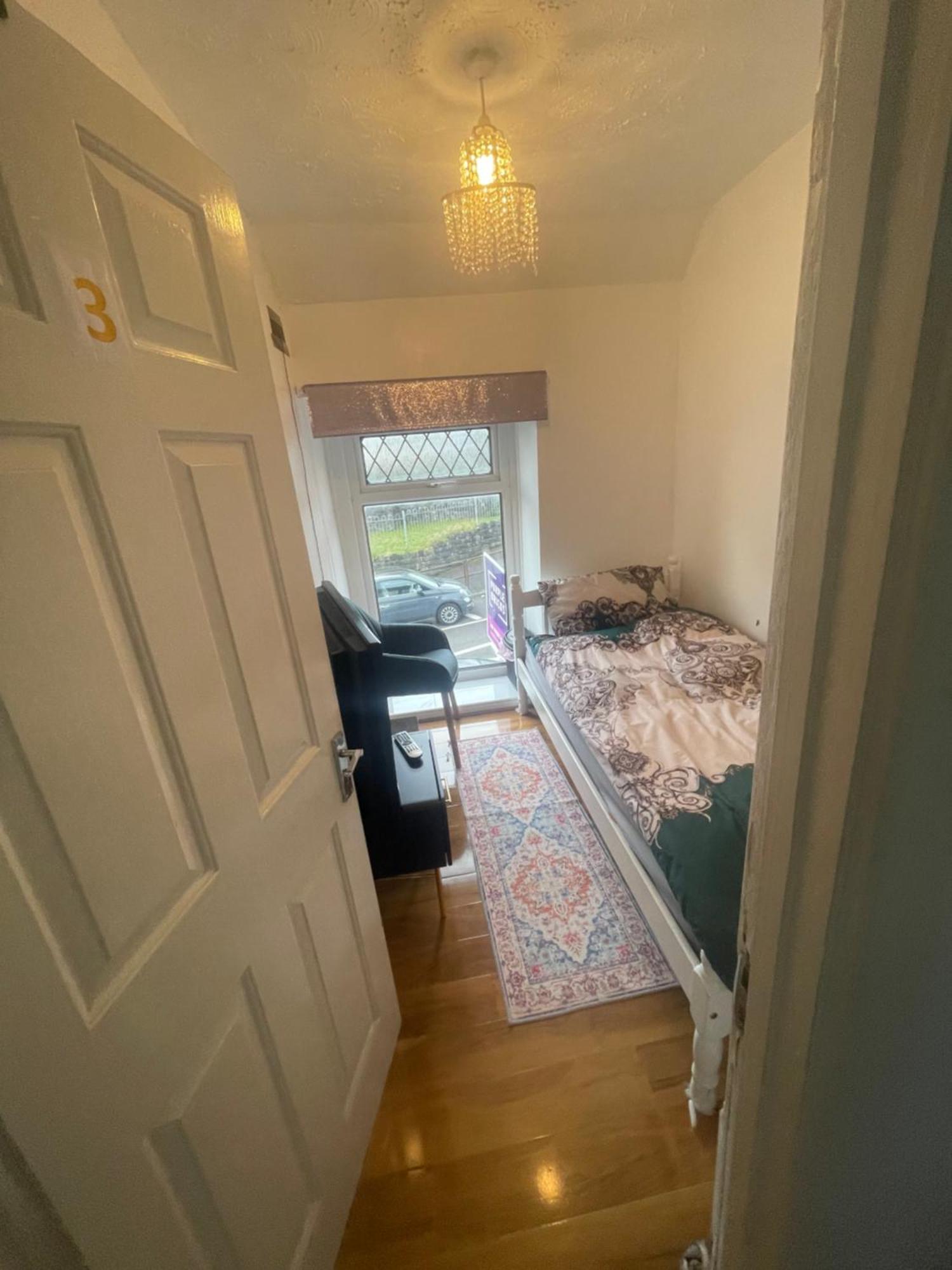 Ferienwohnung Single Bed In A Peaceful House In Morriston Exterior foto